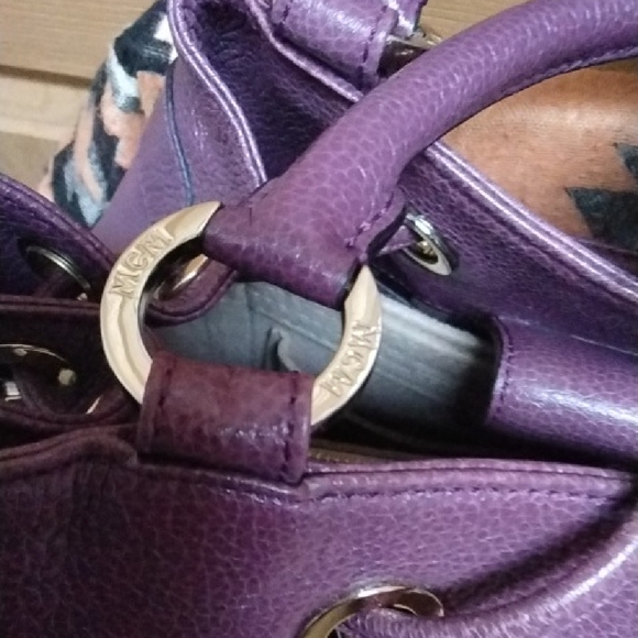 MCM Purple Drawstring Bucket Bag And Matching Wallet Set - Picture 3 of 14